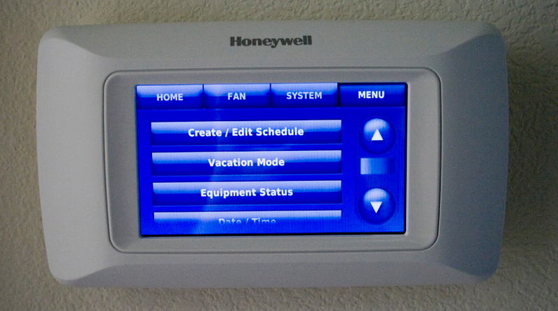 Illustration for article titled Honeywell Touchscreen Thermostat and Portable Remote Review